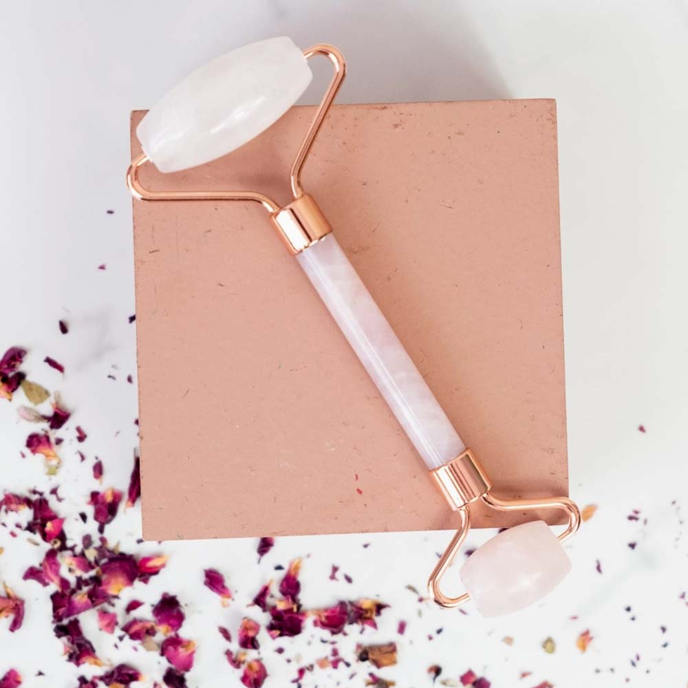 facial roller in rose quartz