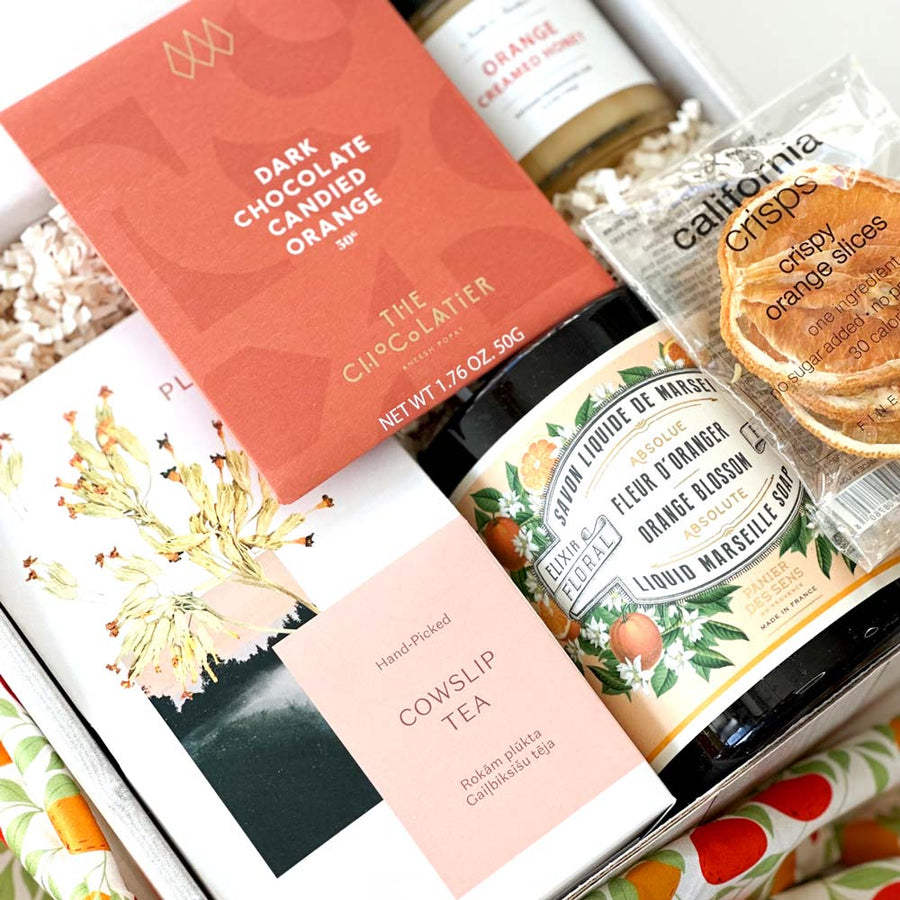 kadoo Mother Day gift box  with tea, chocolate, hand soap, honey, orange slice & more.
