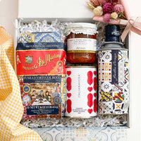 kadoo artisan pasta night gift box. featuring extra virgin olive oil, fusilli pasta, tomato basil sauce and san marzano tomato.